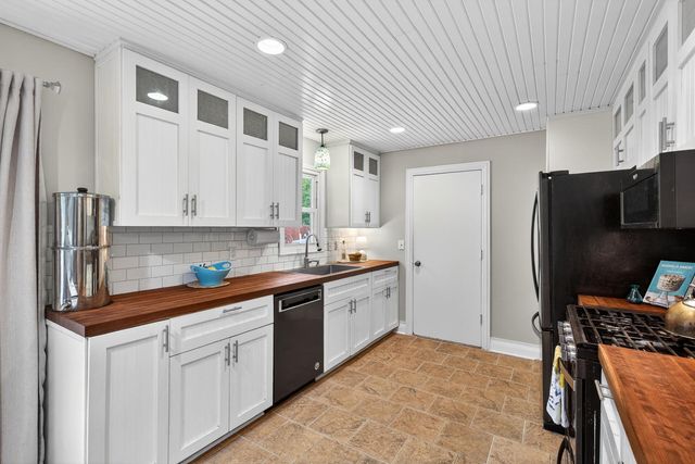 6839 133rd Street W, Apple Valley, MN 55124