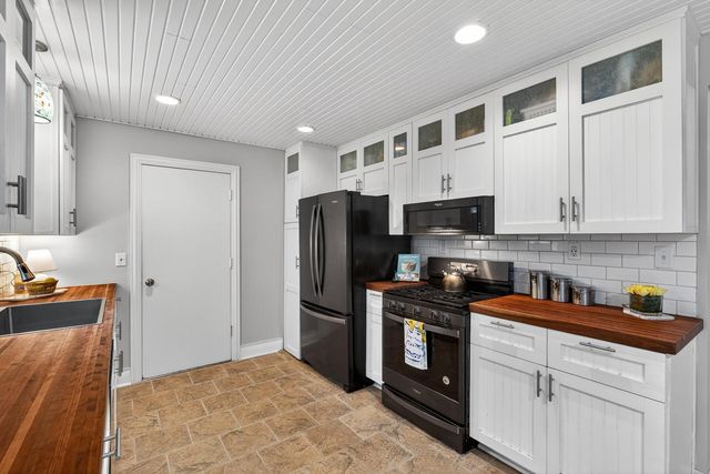 6839 133rd Street W, Apple Valley, MN 55124