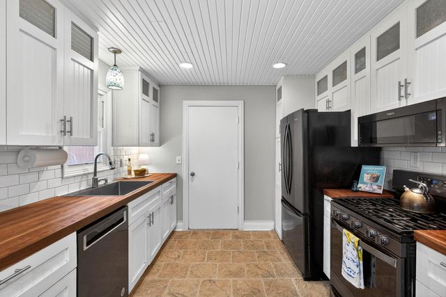 6839 133rd Street W, Apple Valley, MN 55124