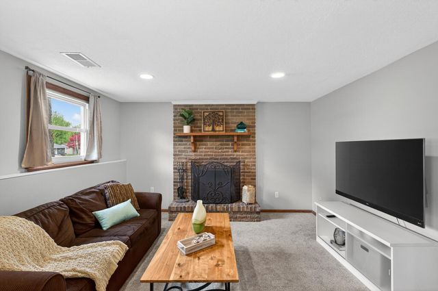 6839 133rd Street W, Apple Valley, MN 55124