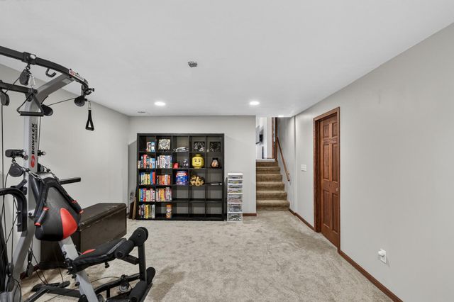 6839 133rd Street W, Apple Valley, MN 55124