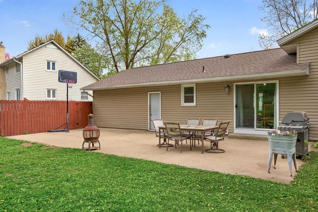 6839 133rd Street W, Apple Valley, MN 55124