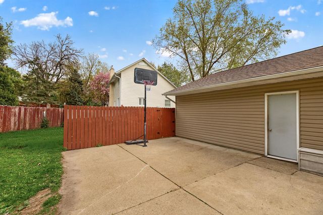 6839 133rd Street W, Apple Valley, MN 55124