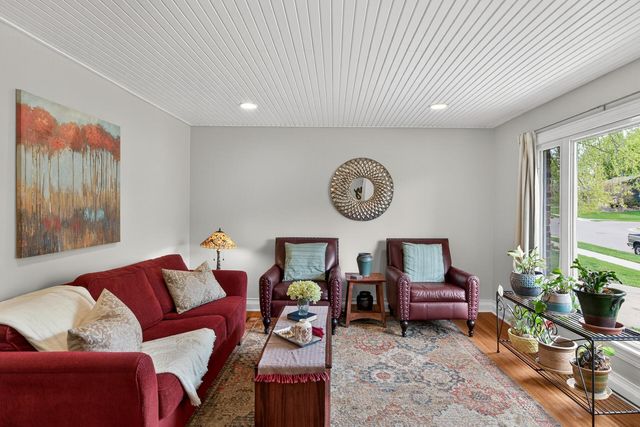 6839 133rd Street W, Apple Valley, MN 55124