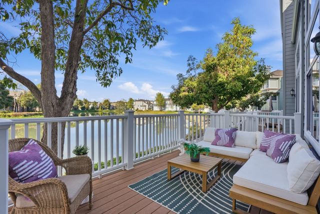 832 Sovereign Way, Redwood Shores, CA 94065