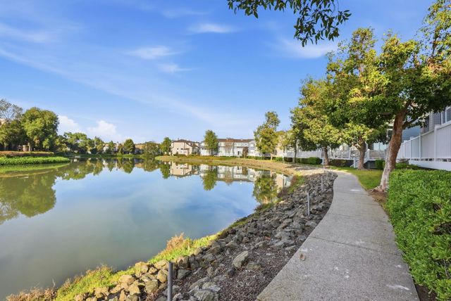 832 Sovereign Way, Redwood Shores, CA 94065