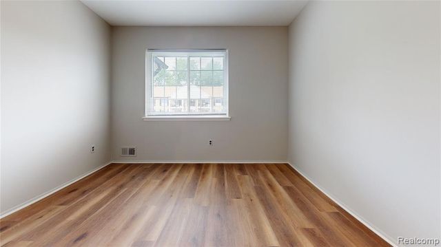 29125 Hayes Road, Warren, MI 48088