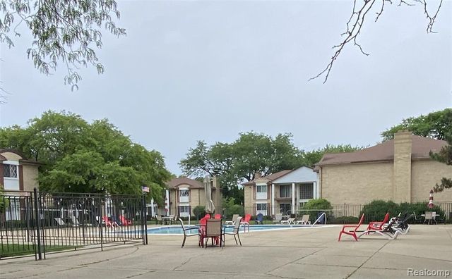 29125 Hayes Road, Warren, MI 48088