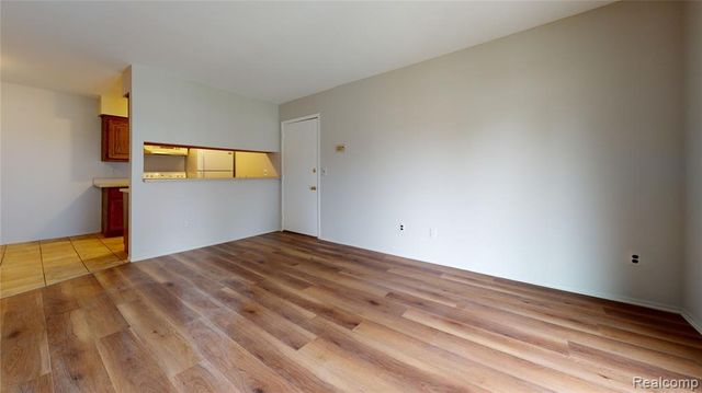 29125 Hayes Road, Warren, MI 48088