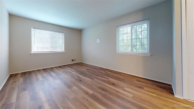 29125 Hayes Road, Warren, MI 48088