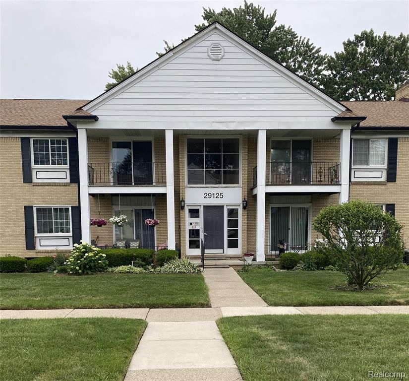 29125 Hayes Road, Warren, MI 48088