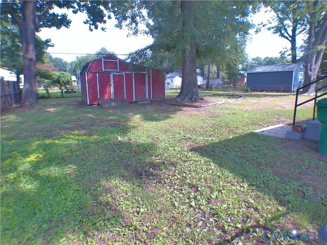 9707 Stockbridge Dr, Henrico, VA 23228