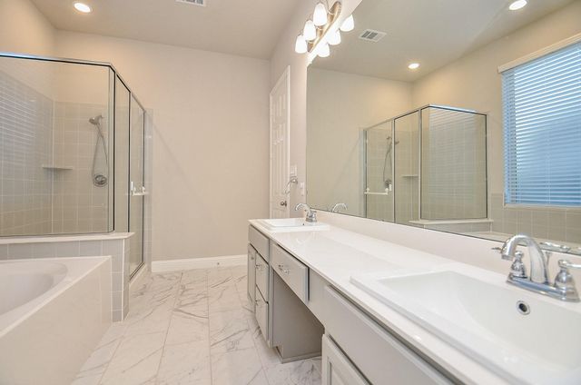 338 Summer Landing Court, Rosenberg, TX 77469