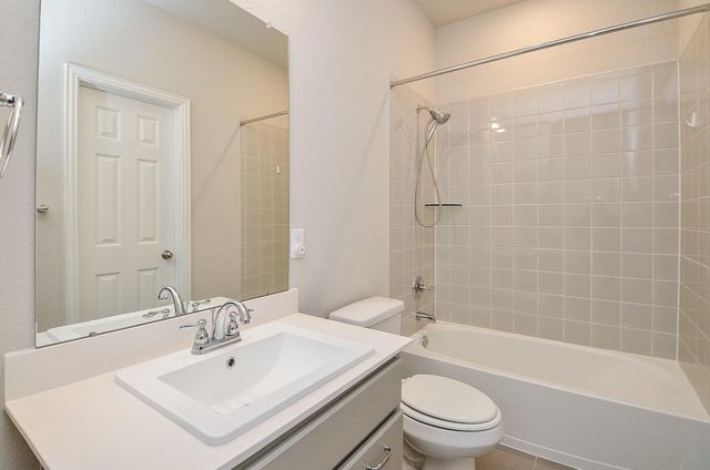 338 Summer Landing Court, Rosenberg, TX 77469