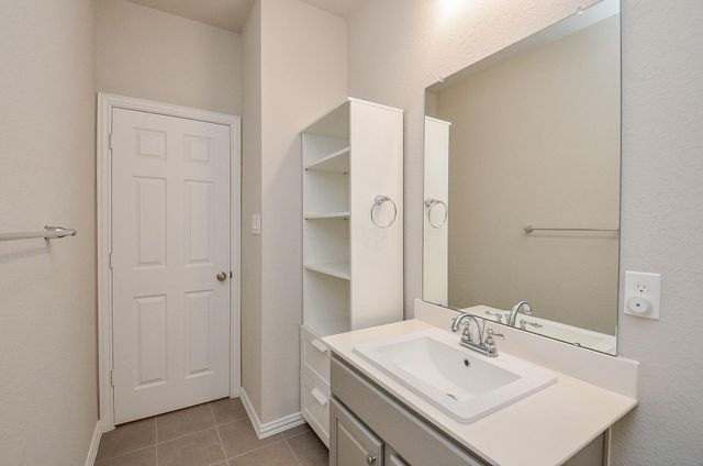 338 Summer Landing Court, Rosenberg, TX 77469