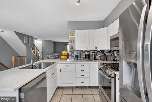 3818 EARLY GLOW LN, Bowie, MD 20716