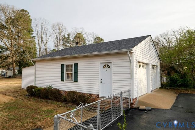 5511 Claridge Dr, Richmond, VA 23832