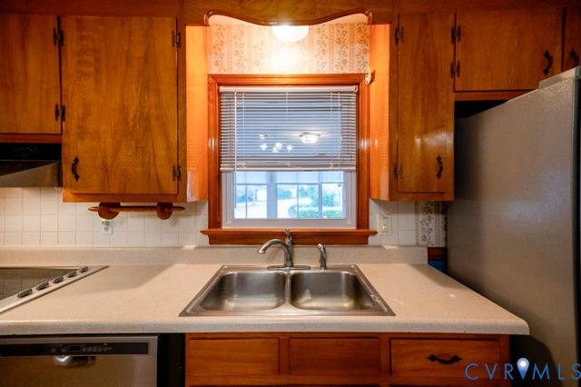 5511 Claridge Dr, Richmond, VA 23832