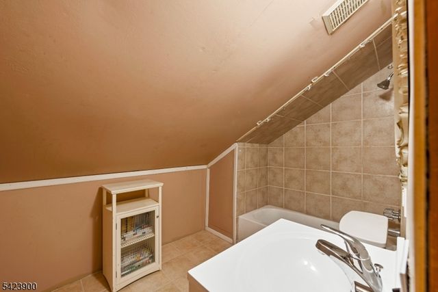 9 Bissell St, Mine Hill Twp., NJ 07803