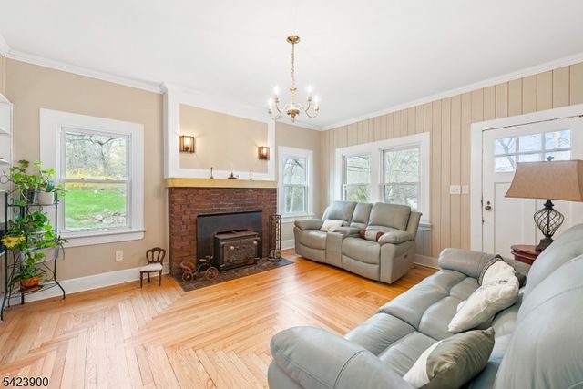 9 Bissell St, Mine Hill Twp., NJ 07803