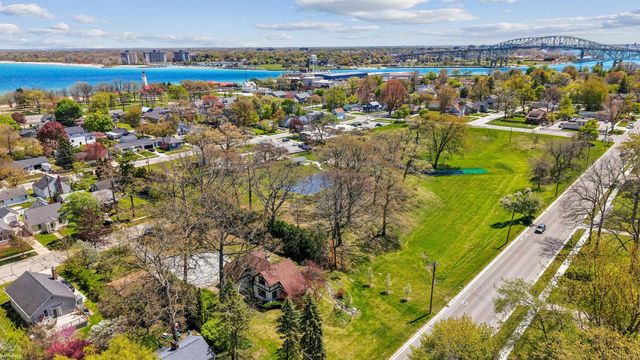 2904 Gratiot Avenue, Port Huron, MI 48060