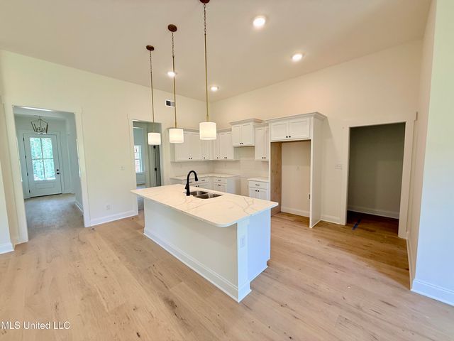 1198 Creekside Lane, Hernando, MS 38632