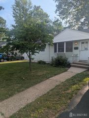 751 Rutherford Avenue, Woodbridge Proper, NJ 07095
