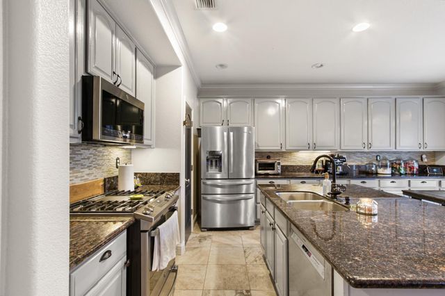 3460 River Shoal Ave, Sacramento, CA 95833