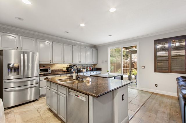 3460 River Shoal Ave, Sacramento, CA 95833