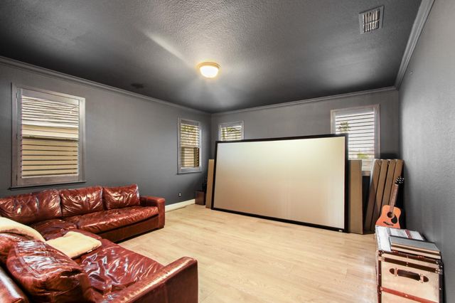 3460 River Shoal Ave, Sacramento, CA 95833