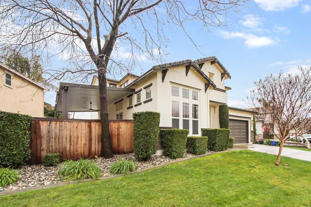 3460 River Shoal Ave, Sacramento, CA 95833