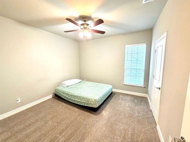 402 Coyote Creek Drive, Lavon, TX 75166