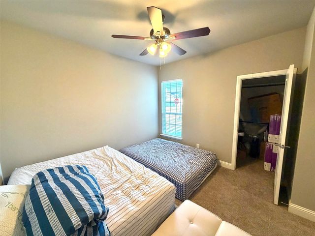 402 Coyote Creek Drive, Lavon, TX 75166