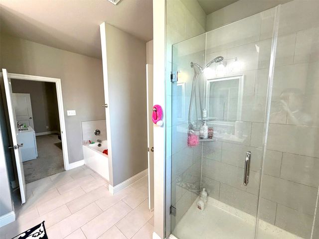 402 Coyote Creek Drive, Lavon, TX 75166