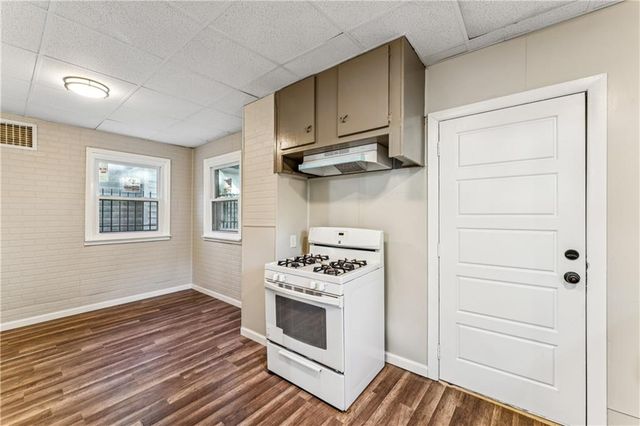 2734 Park Avenue, Kansas City, MO 64109