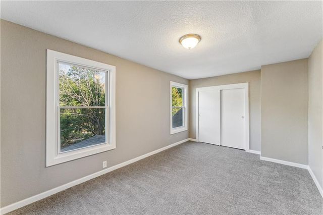 2734 Park Avenue, Kansas City, MO 64109