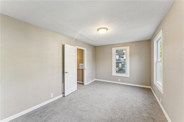 2734 Park Avenue, Kansas City, MO 64109