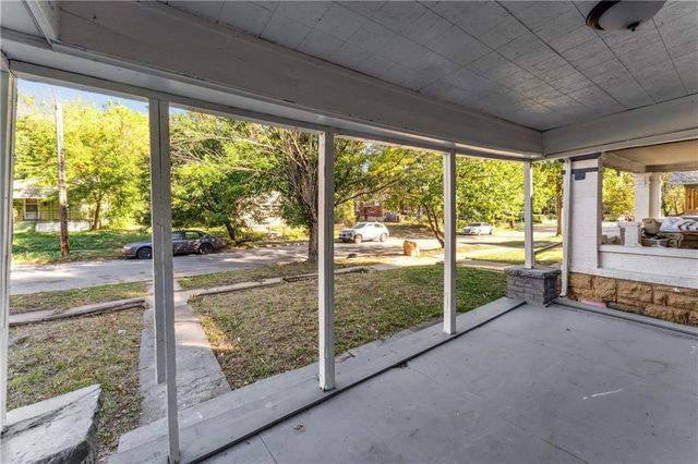 2734 Park Avenue, Kansas City, MO 64109