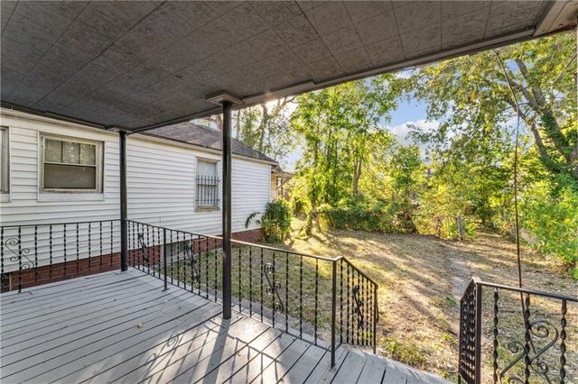 2734 Park Avenue, Kansas City, MO 64109