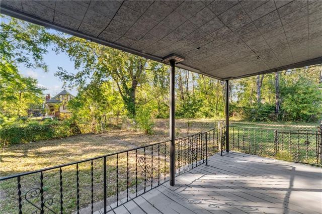 2734 Park Avenue, Kansas City, MO 64109