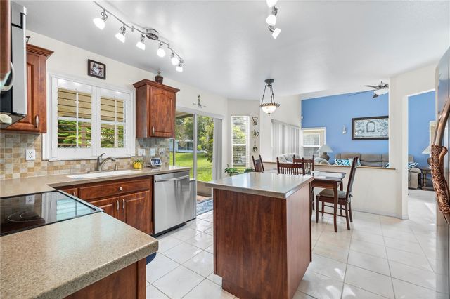 9808 LONG MEADOW DRIVE, Tampa, FL 33615