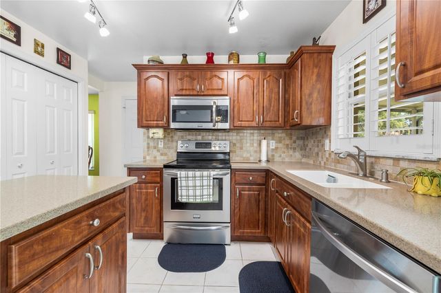 9808 LONG MEADOW DRIVE, Tampa, FL 33615