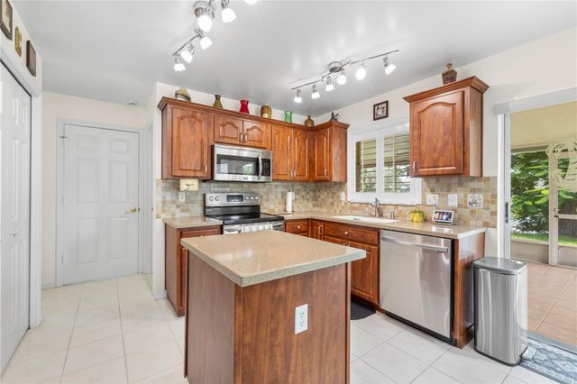 9808 LONG MEADOW DRIVE, Tampa, FL 33615