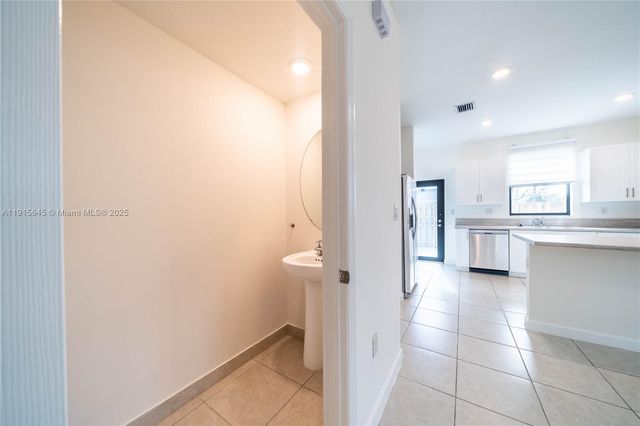 1928 SW 5th Blvd, Fort Lauderdale, FL 33312