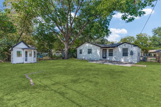 852 Northwood Road, Fort Worth, TX 76107