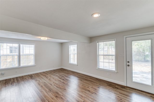 852 Northwood Road, Fort Worth, TX 76107