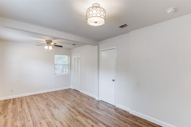 852 Northwood Road, Fort Worth, TX 76107