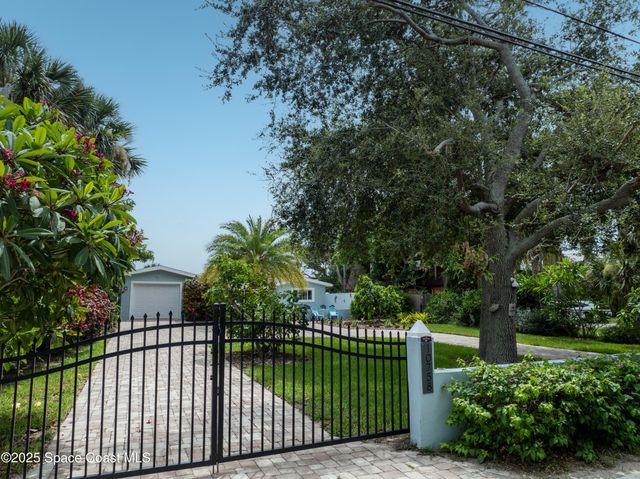 10758 S Tropical Trail, Merritt Island, FL 32952