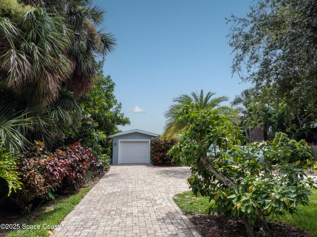 10758 S Tropical Trail, Merritt Island, FL 32952