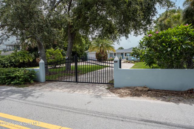 10758 S Tropical Trail, Merritt Island, FL 32952